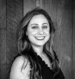 Headshot of Jeanette DeWolfe